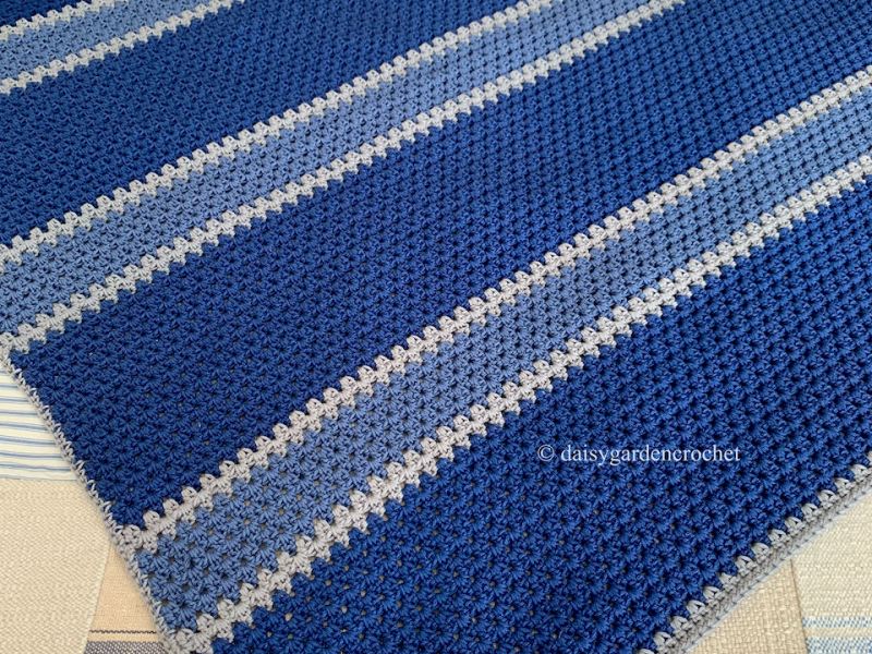Free Rugby Striped Toddler Blanket Crochet&nbsp;Pattern