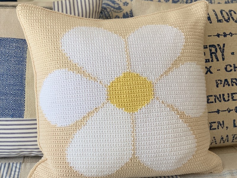 The Crochet Daisy&nbsp;Pillow